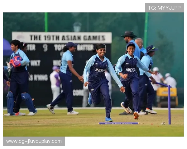 印度队又赢了，板球迷彻夜狂欢，印度板球队队长